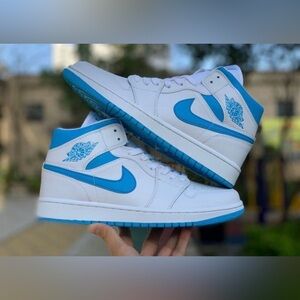 Nike Air Jordan 1 Mid UNC